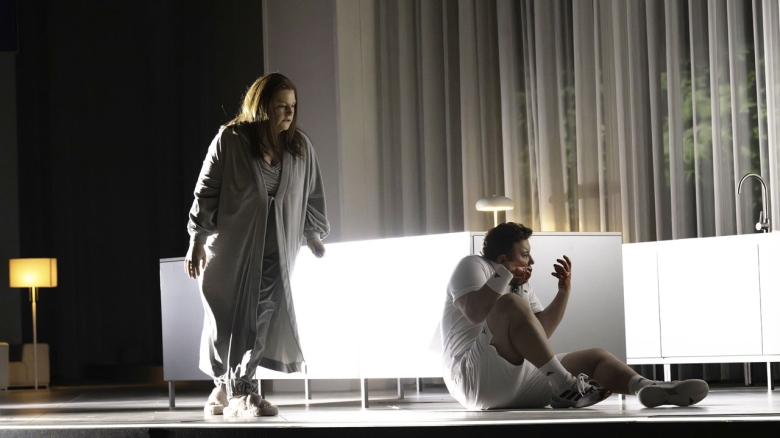 Tamara Wilson (Lady Macbeth) & Nicholas Brownlee (Macbeth)